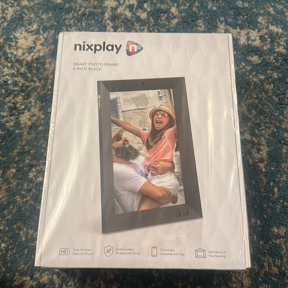 nixplay (8” smart photo frame)